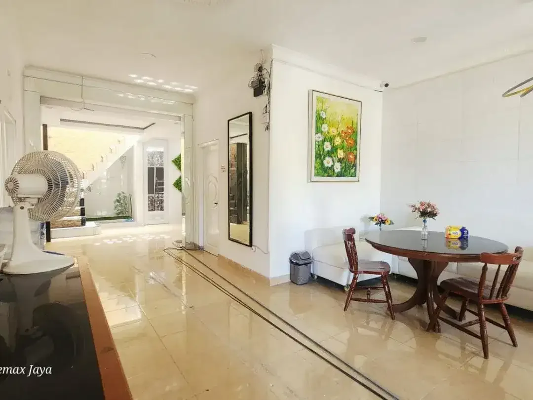 RUMAH MURAH DIJUAL, KONDISI BAGUS - KOMPLEK ONE GATE SYSTEM BERANDA MUMBUL. - Image 8 of 10