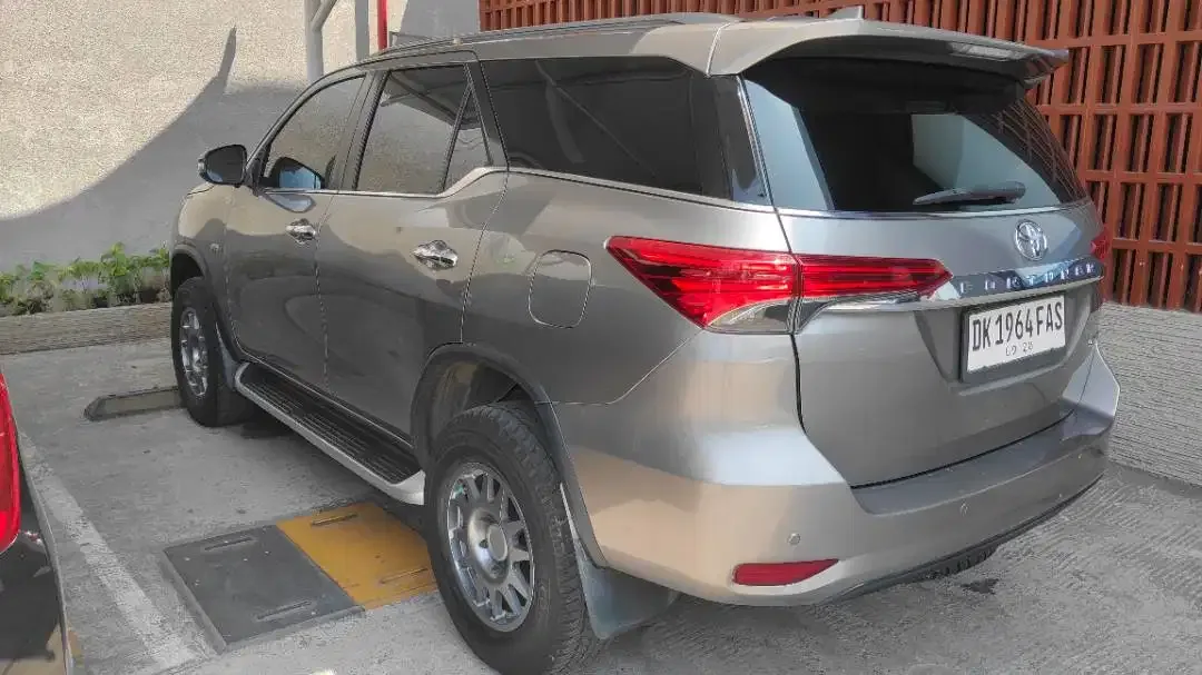 Toyota Fortuner SRZ 2016 dijual, asli Bali - Image 4 of 7