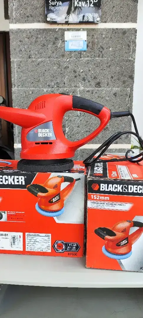 Polisher - Black & Dekker - Image 2 of 2