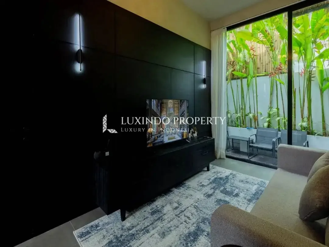 DISEWAKAN JANGKA PANJANG RUMAH KOTA DENGAN 1 KAMAR TIDUR DI CANGGU - Image 3 of 10