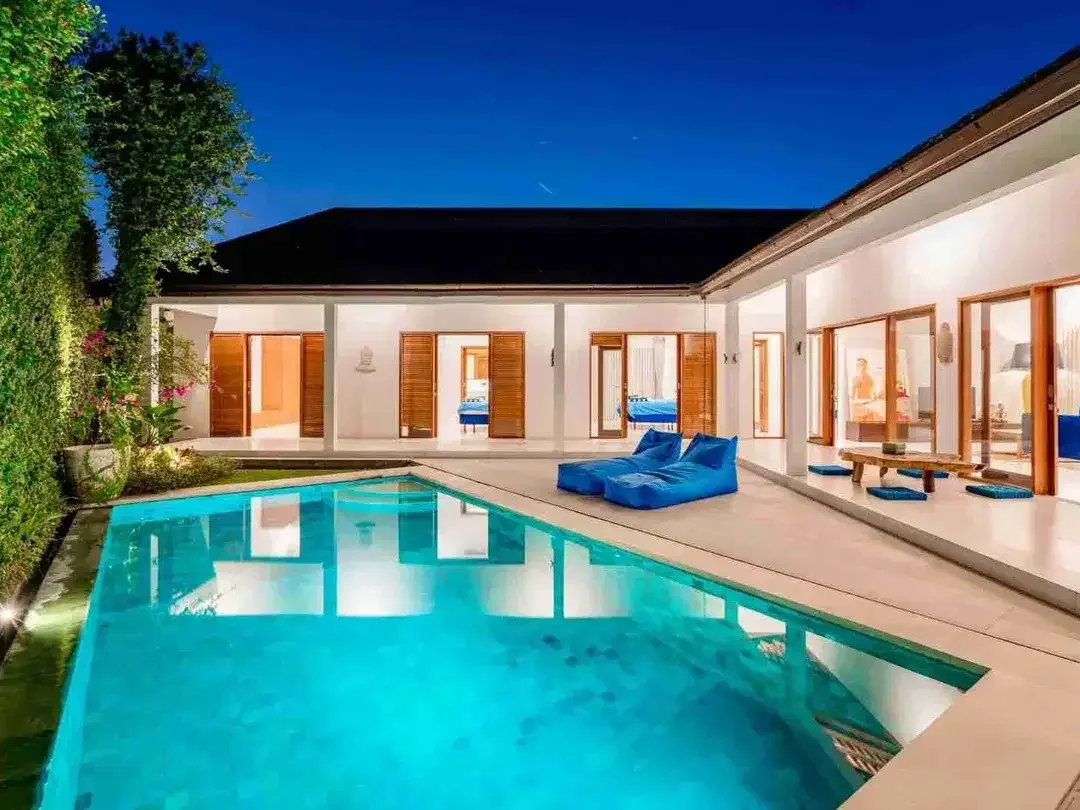 Luxury Villa Tropis 4BR di Kayu Tulang Canggu - Image 2 of 10