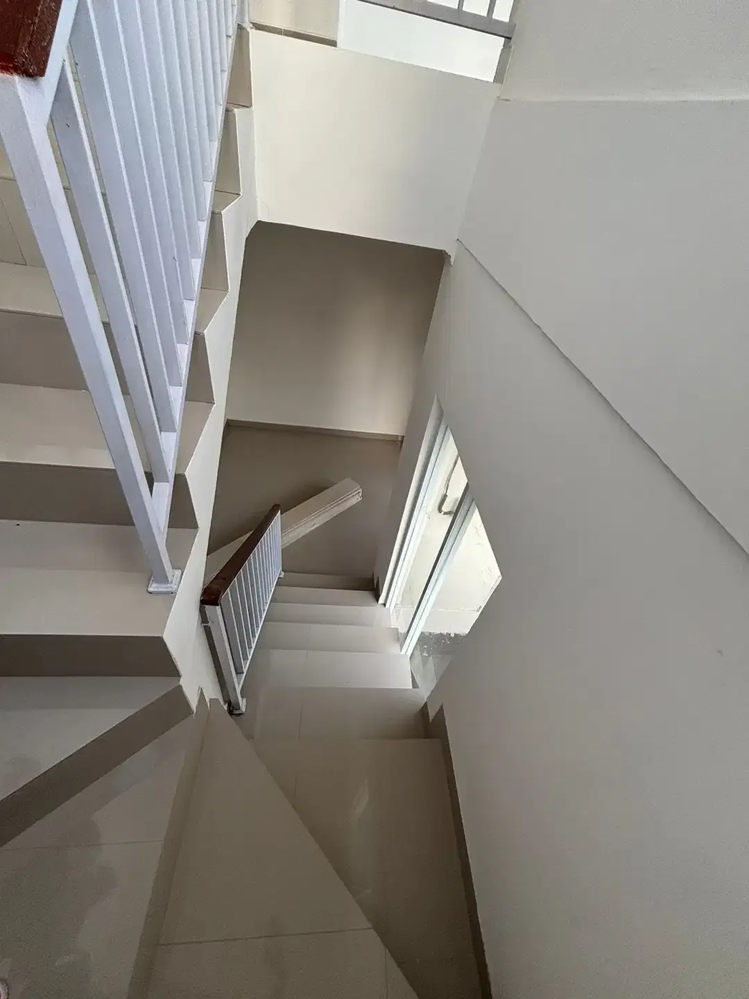 DIJUAL RUMAH BRAND NEW 2 LANTAI DI MUNGGU - Image 5 of 10