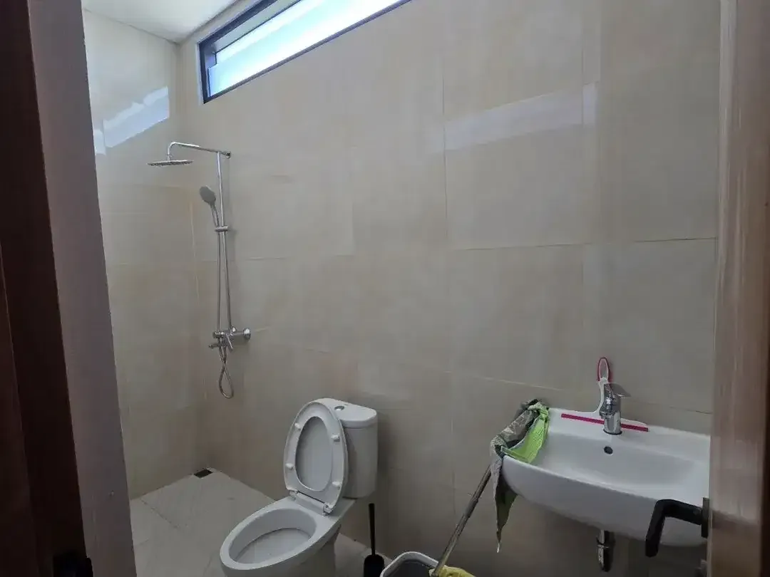 DI JUAL VILLA AREA NUSA DUA BALI DEKAT PINTU TOL - Image 7 of 10