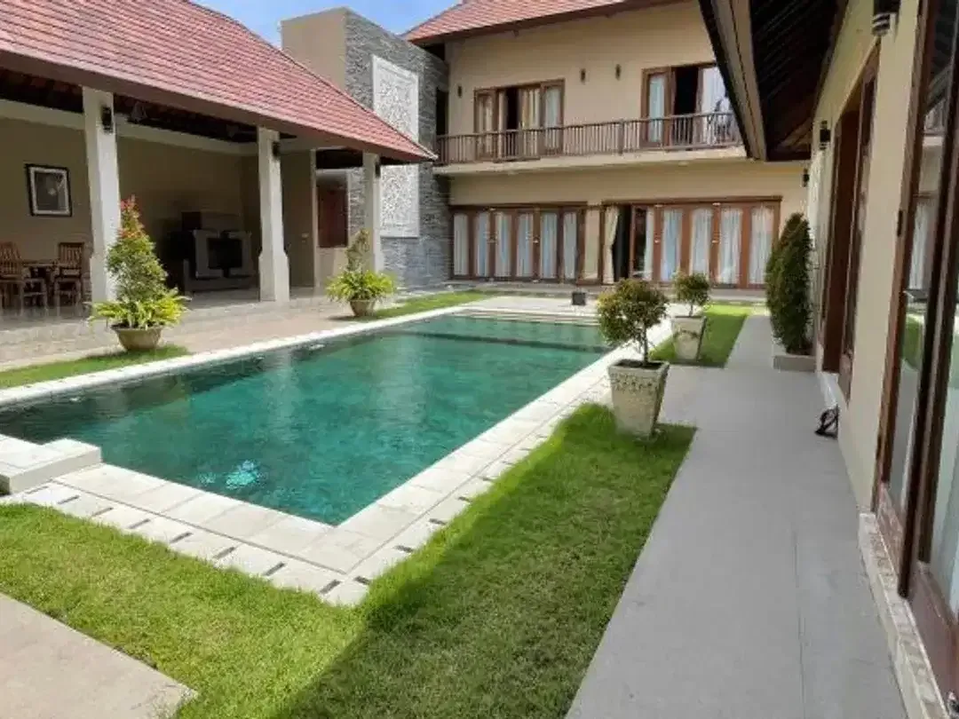 Villa Lokasi Strategis Dekat Pantai Sanur - Image 1 of 10