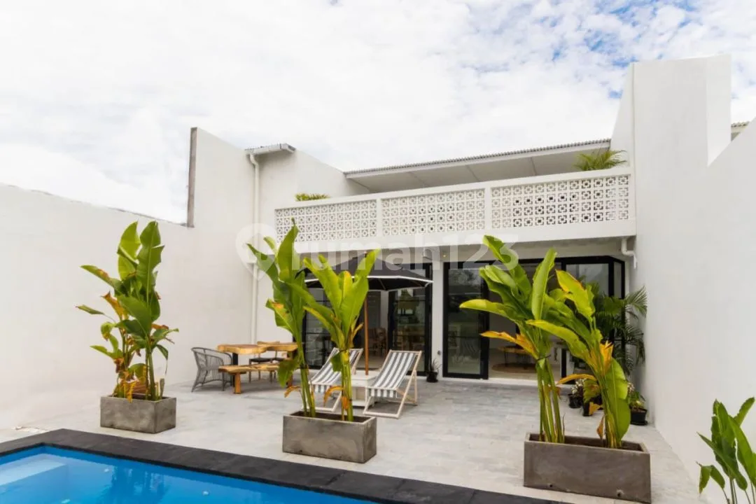 Quiet Villa Canggu Near Batu Bolong Beach, Finns Club. - Image 2 of 4