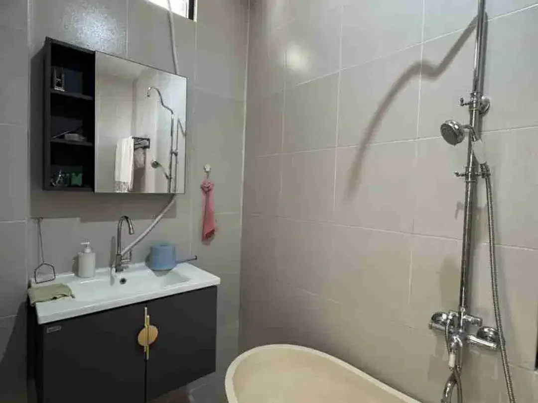 RUMAH READY UNIT  3 KAMAR TIDUR DEKAT SANUR & RENON FULLY FURNISHED - Image 3 of 9