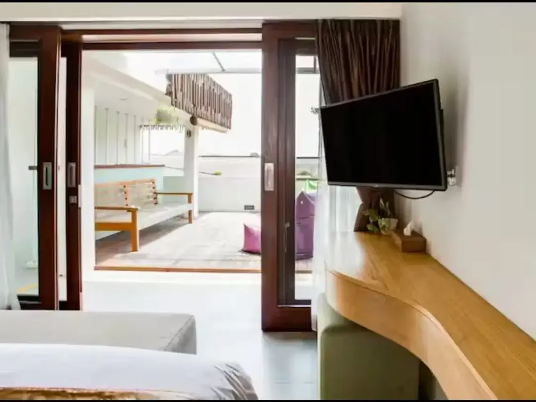Dijual 2 Unit Twin Villa Hak Milik di Seminyak. Harga Lebih Murah Daripada Villa Leasehold - Image 2 of 10