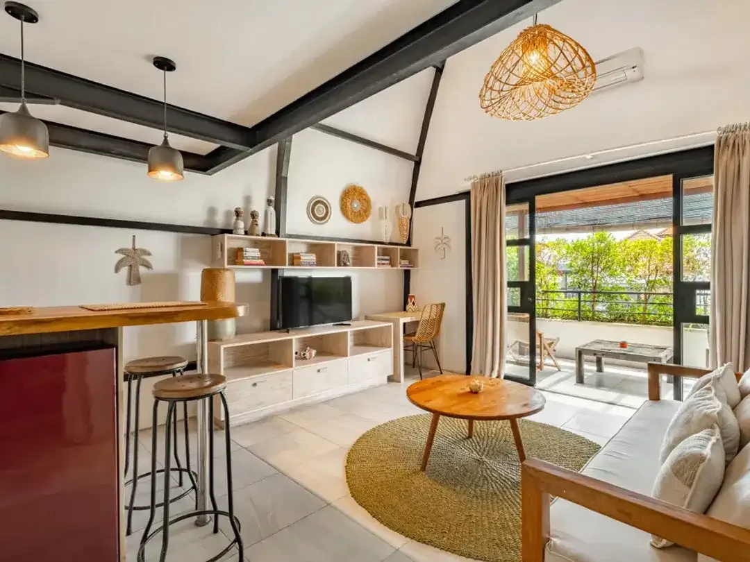 Leasehold - Commercial & Residential Property with Strong Street Exposure in Canggu, Bali - Image 2 of 10