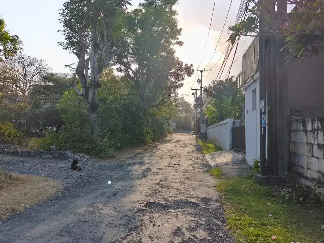 Tanah Jual Jl. Gedong Sari II, Benoa  Lokasi dekat ke Jl. Tol, Pantai Nusa Dua, dan Pantai Jimbaran. - Image 2 of 10