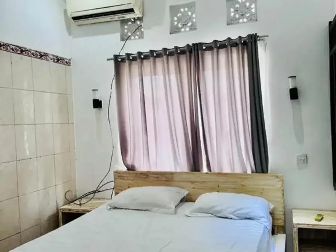 Rumah 4 Kamar Tidur Fully Furnished, Dekat Pantai Disewakan di Sanur - Image 10 of 10