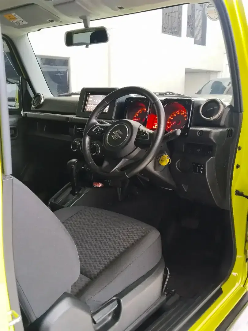 SUZUKI JIMNY NEW 3 PINTU 4X4 SEPERTI BARU - Image 8 of 9