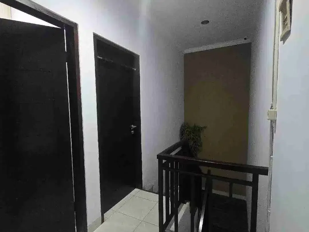 RUMAH 2 LANTAI DI PUSAT KOTA RENON - Image 5 of 8