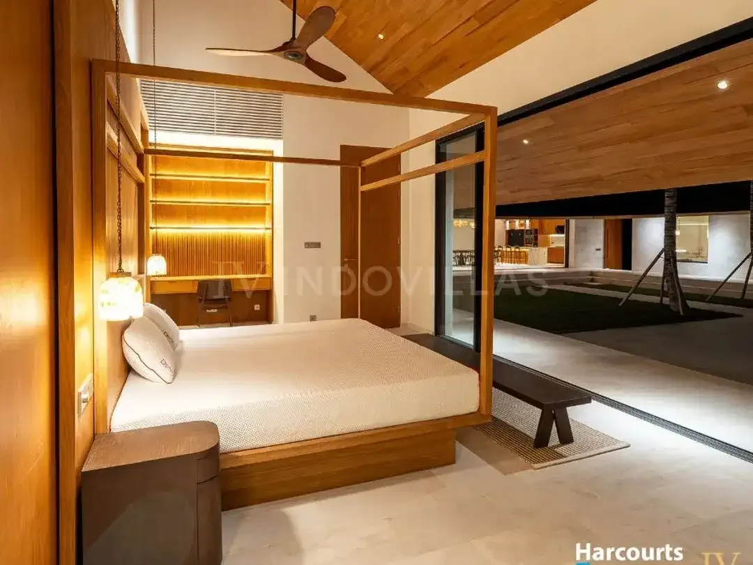 Villa Mewah 5 Kamar Tidur Siap Huni di Pererenan Bali Dekat Pantai - Image 3 of 10