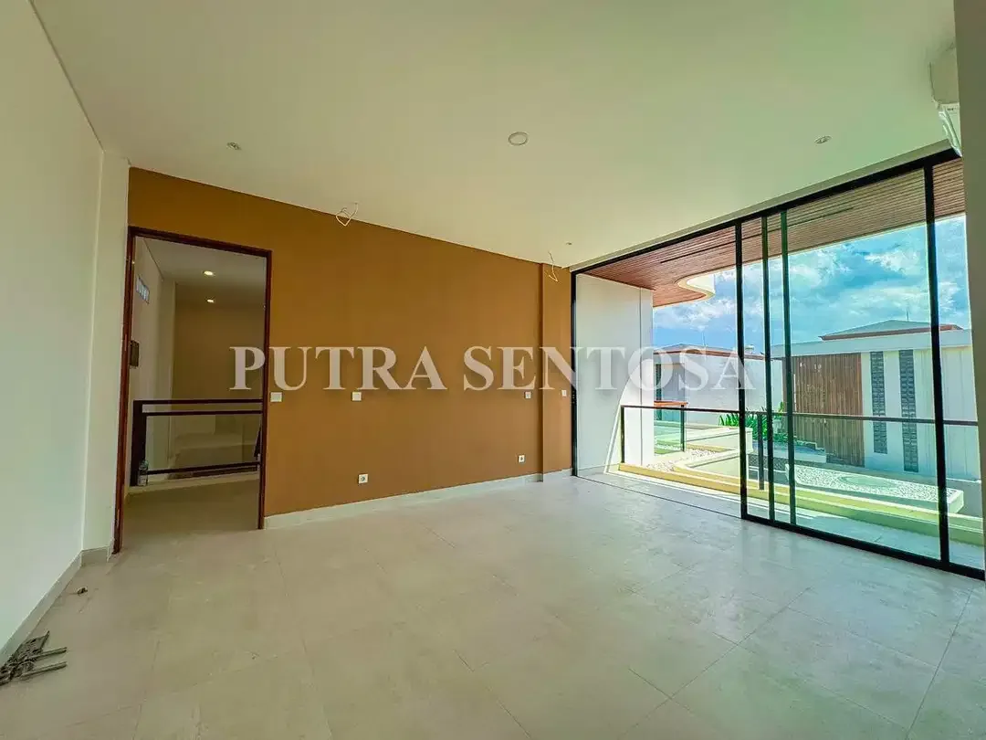 VILLA CANGGU BRAND NEW MODERN FOR SALE FREEHOLD - Image 3 of 10