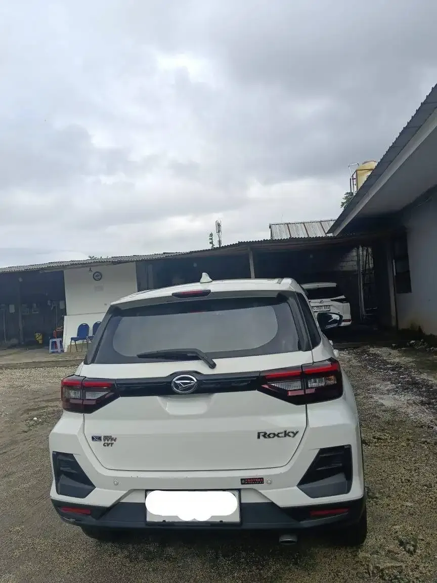 DIJUAL MURAH HARGA PEDAGANG ROCKY 1.2 X CVT - Image 4 of 8