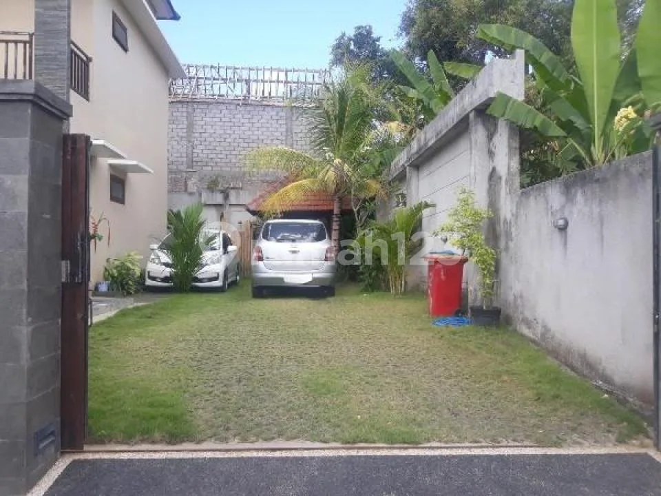 Villa Cantik Asri 2 Lantai 4 Kamar Bali Arum Jimbaran - Image 3 of 4