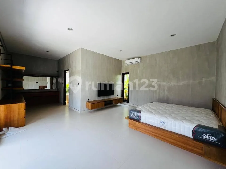 Villa Lengkap di Lokasi Strategis Dekat Atlas dan Finns di Canggu - Image 2 of 4