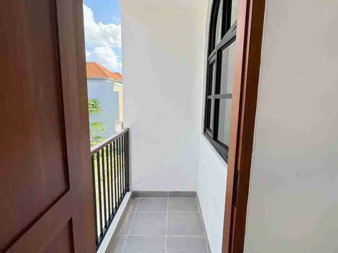 DIJUAL RUMAH 2 LANTAI – SUPER STRATEGIS JANTUNG KOTA DENPASAR (GATSU TENGAH) 5 menit ke Mall Living World. - Image 9 of 10
