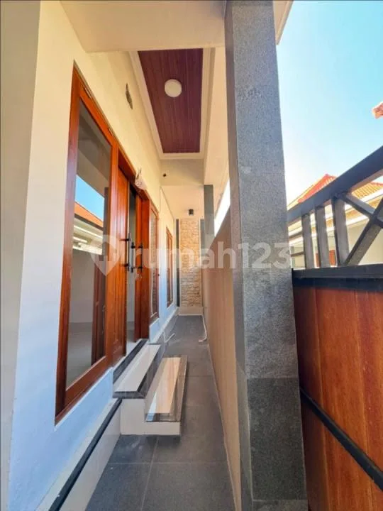 Disewakan Rumah 2 Kamar Dekat Plaza Renon - Image 2 of 4