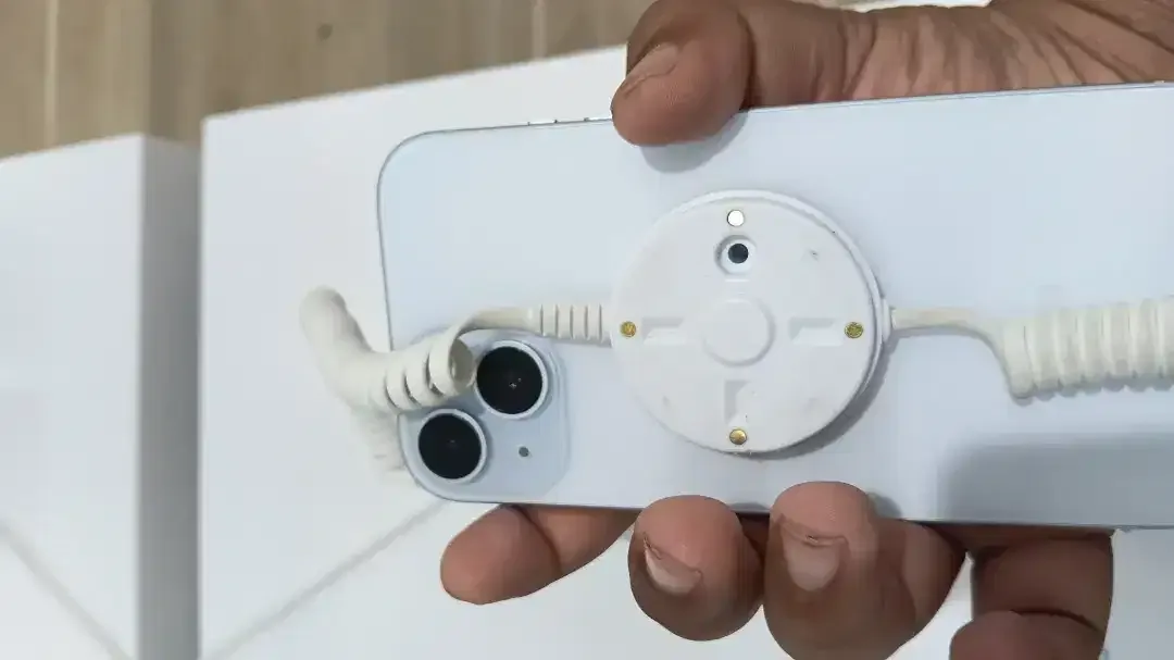 IPHONE 15 BASIC - Image 3 of 5