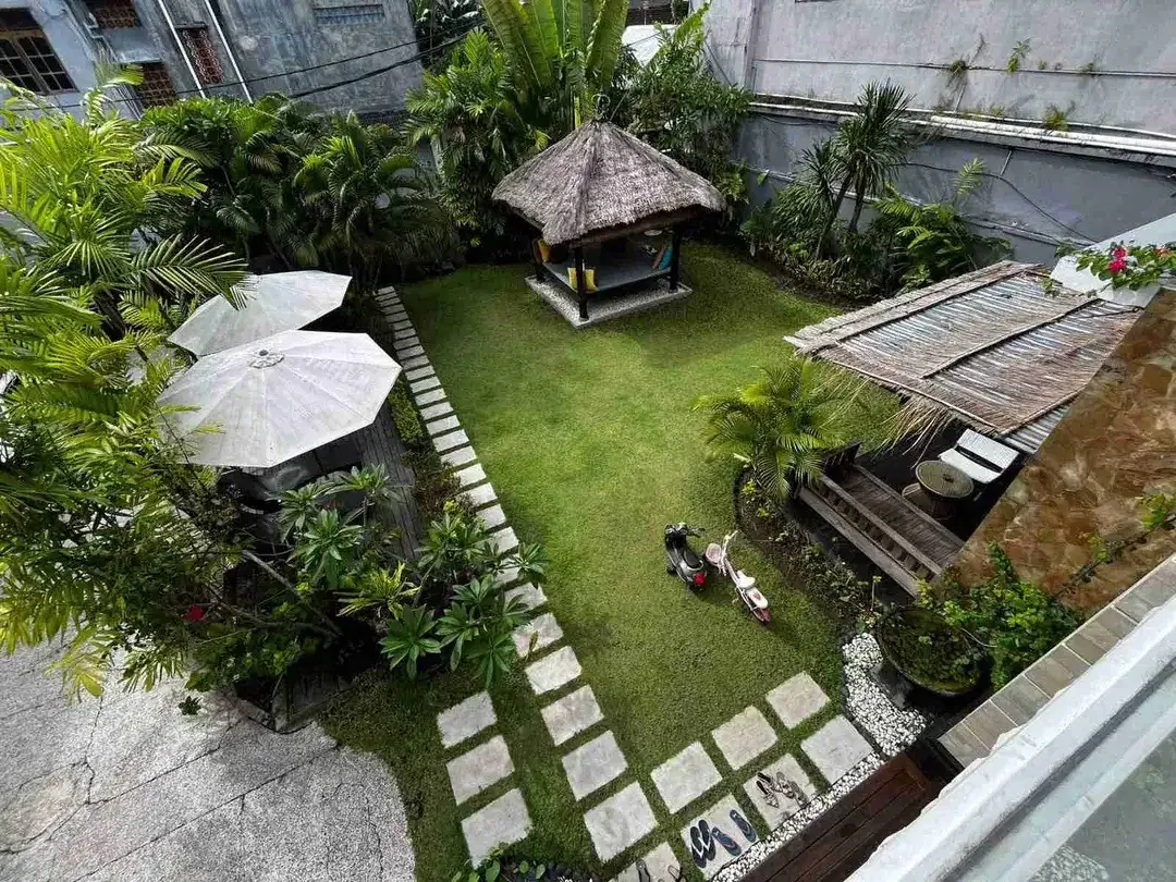 RUMAH MEWAH DUA LANTAI DI CENTRAL KUTA JALAN KUBU ANYAR - Image 7 of 10