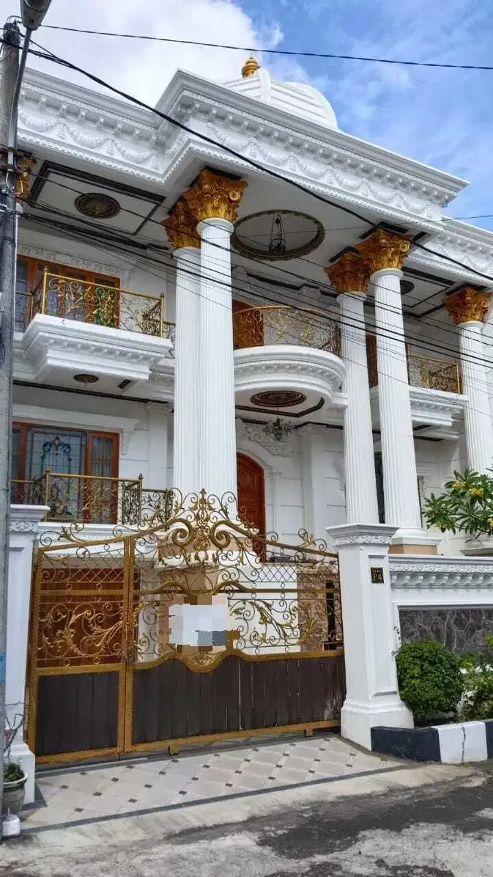 Dijual Rumah Mewah Dalam Kompleks Perumahan Dekat TSM - Image 1 of 10