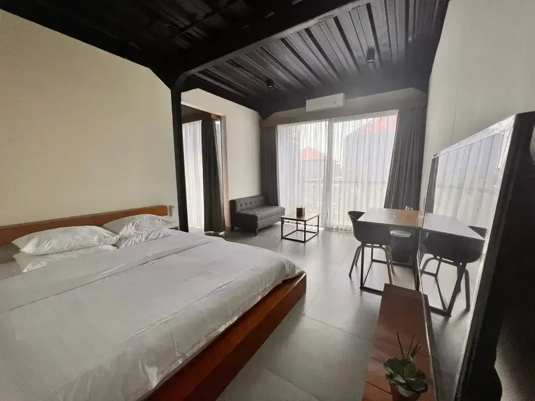 Leasehold Boutique Guest House for Sale – Walking Distance to Canggu Beach - Image 4 of 9