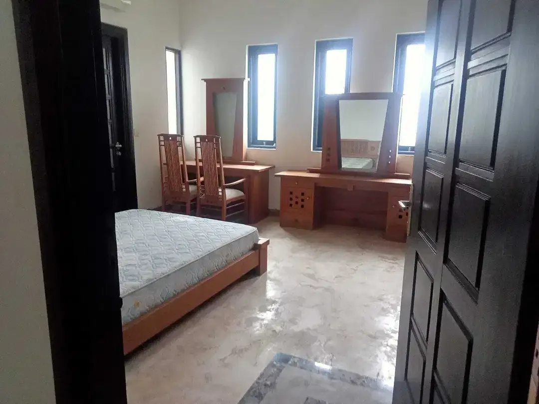 Dijual Rumah Pinggir Jalan Raya di Renon, Denpasar Bali - Image 8 of 10