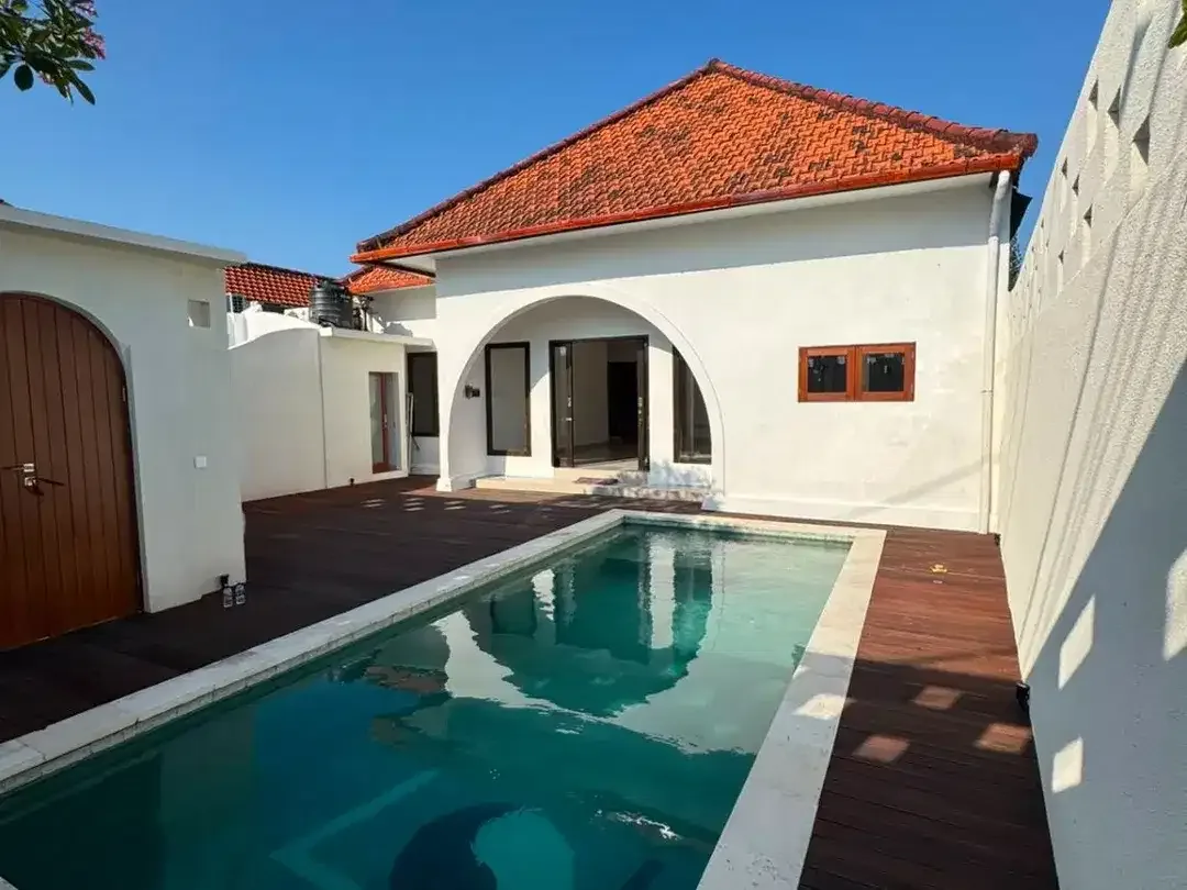 Tropical Villa: Modern Standalone Home with Sunset Views in Tibubeneng, Canggu - Image 4 of 10