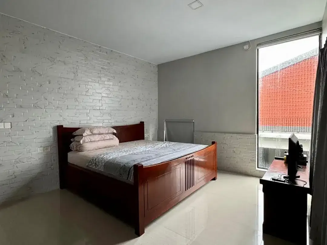 Rumah Hunian Modern 2 Lantai di Kerobokan - Image 7 of 9