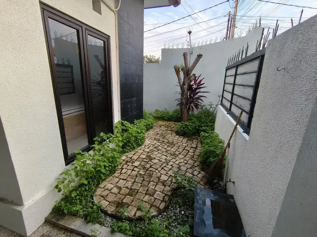 Disewakan Rumah 1 Lantai Lingkungan Nyaman di Jl. Jepun, Puri Gading Jimbaran - Image 2 of 10