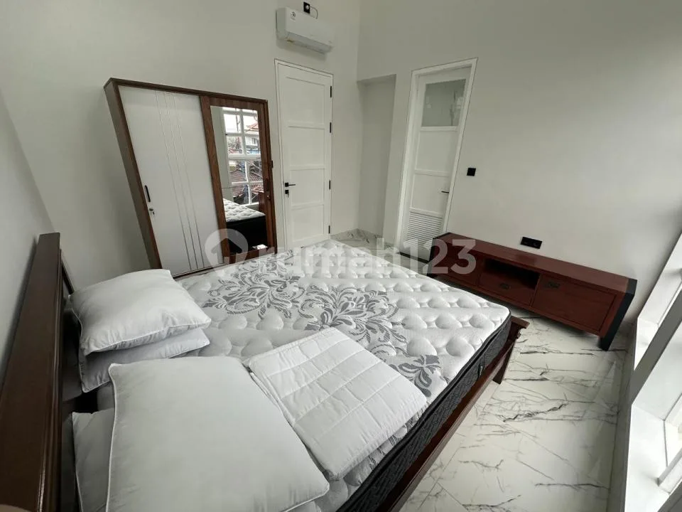 Elegant American Classic House 2 Bedroom For Rent In Gunung Salak - Image 2 of 4
