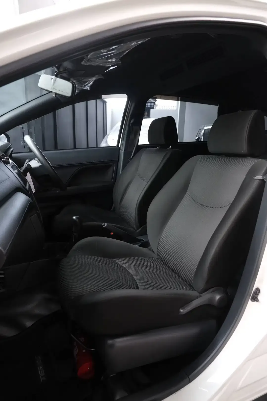 DAIHATSU TERIOS X MANUAL 1.5 MT 2023 - Image 6 of 10