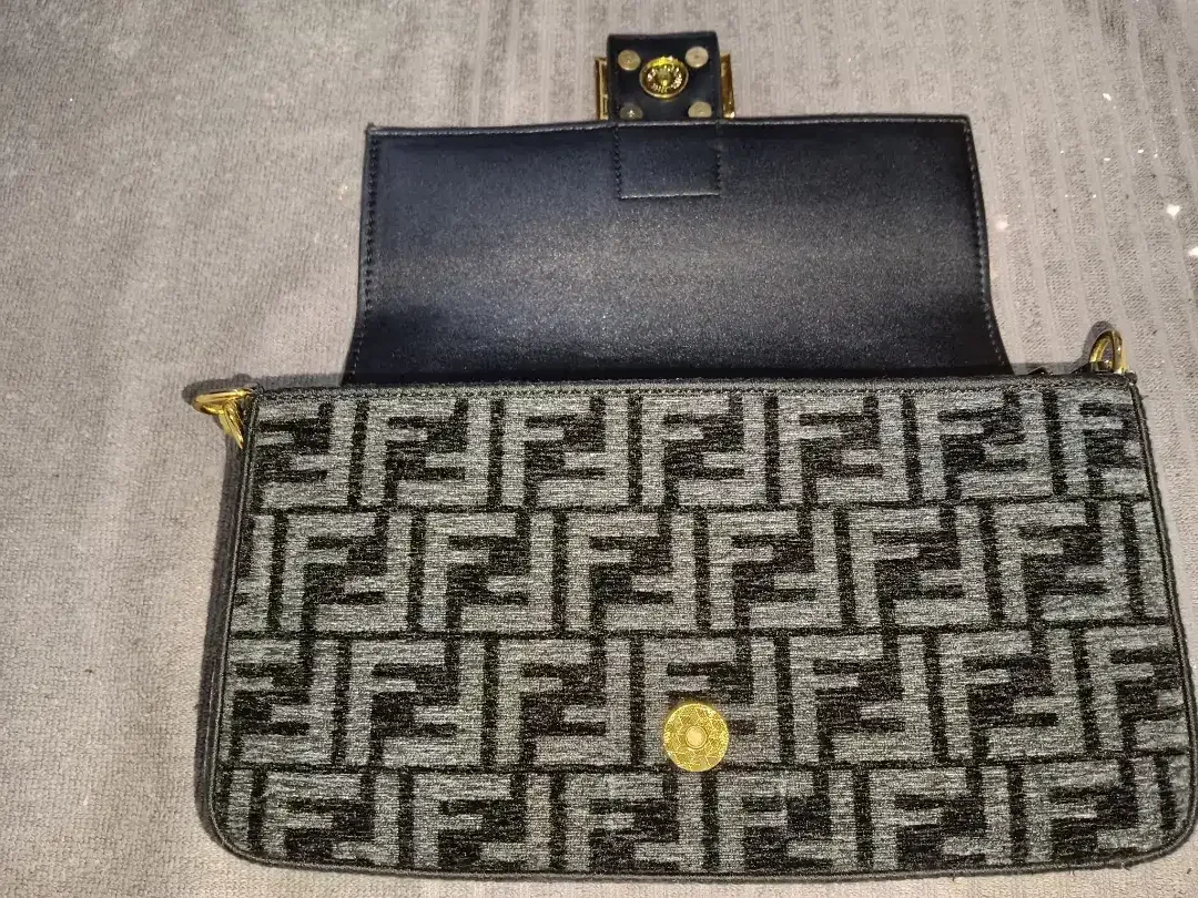 Tas FENDI BAGUETTE Jacquard Medium bag and shoulder - Image 5 of 10