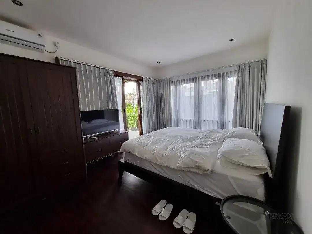 Extra Spacious Villa for Rent at Petitenget Kuta - Image 3 of 9