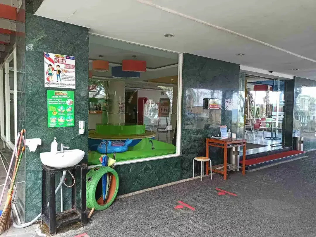 Dijual Via Lelang Hotel Jalan Surapati ( Kompleks Singaraja Square) Kel Kampung Baru Buleleng Bali - Image 5 of 9