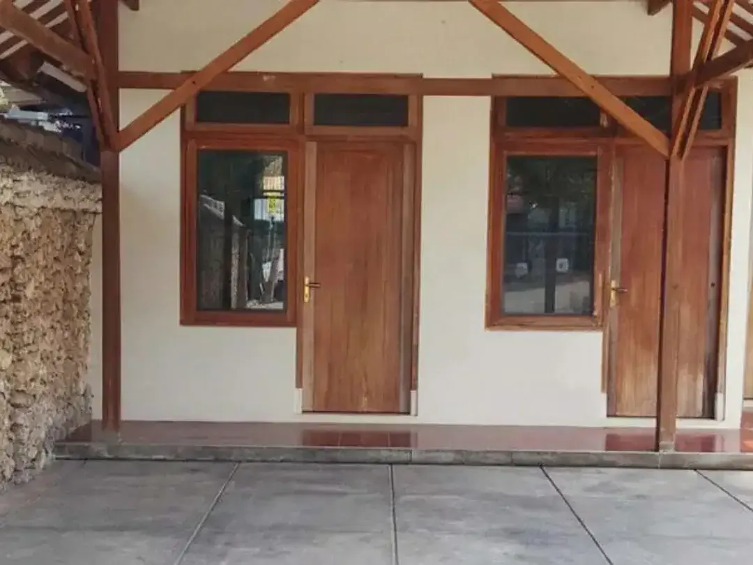 RUMAH STRATEGIS PUSAT KOTA DI AHMAD YANI DENPASAR - Image 2 of 9