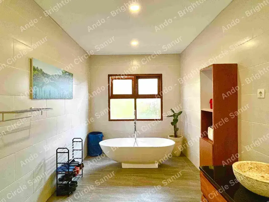 4 BR SPACIOUS VILLA WITH 20 METER POOL AND LUSH GARDEN FULL FURNISHED - Image 5 of 8