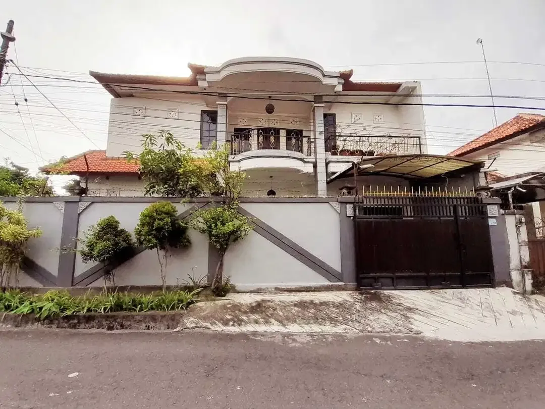JUAL RUMAH MODERN SIAP HUNI DI TENGAH KOTA DENPASAR - Image 1 of 10