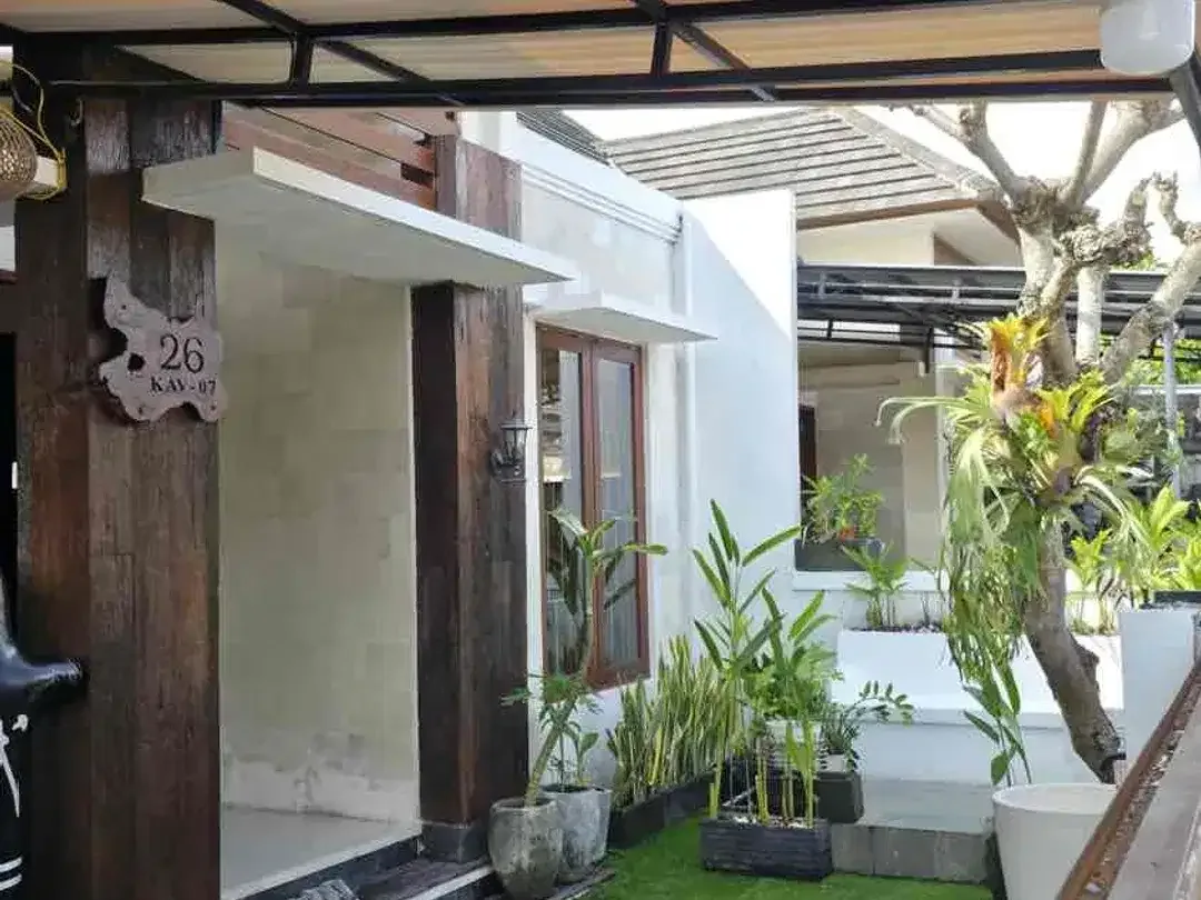 Rumah modern minimalis semi furnished bersih dan tenang lokasi Kesiman kertalangu - Image 2 of 10