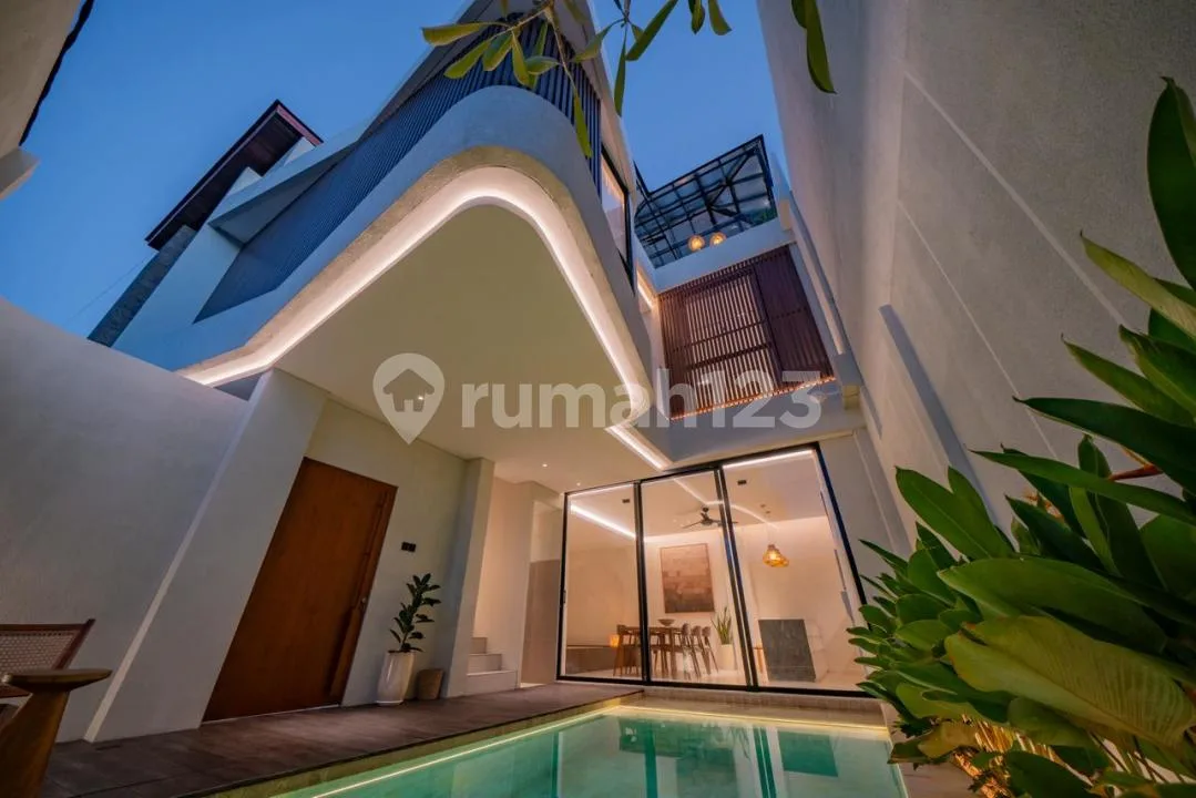 Exclusive 2 Bedrooms Villa In Seminyak - Image 1 of 4