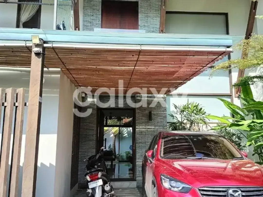 VILLA FURNISHED 2 LANTAI DI TUKAD BADUNG RENON DENPASAR, BALI - Image 1 of 6