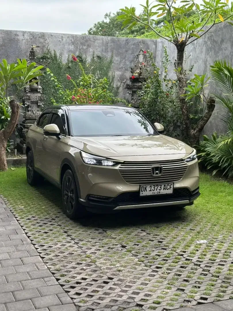 HRV SE 2023 NEW MODEL MATIC ASLI BALI LOW KM - Image 1 of 10