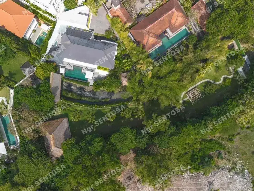 LUXURY VILLA PERERENAN 28 ARE LAND RIVERSIDE - Image 2 of 10
