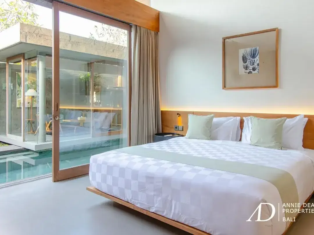 FREEHOLD | 2-BEDROOM MINIMALIST VILLA IN THE HEART OF CANGGU - Image 6 of 9