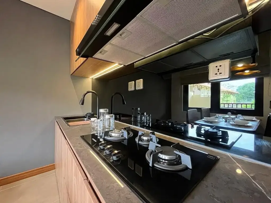 Cozy 1 Bedroom Modern Low-rise Apartment With Private Balcony - Image 5 of 10