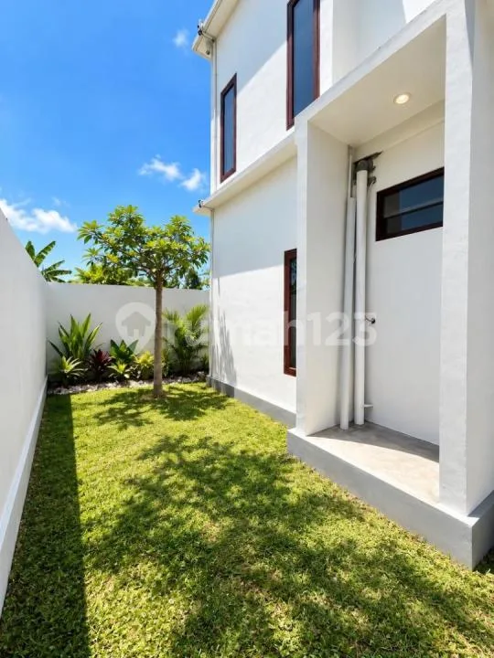 For Sale New Villa-Style House Under 1 Billion Lokasi Strategis - Image 3 of 4
