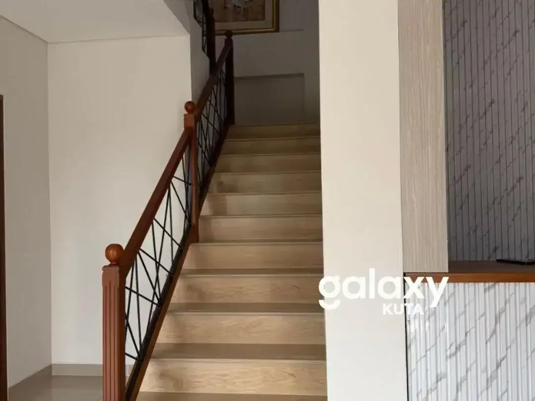 DISEWAKAN VILLA LOKASI PREMIUM DI PENGIASAN SANUR DENPASAR - Image 5 of 10