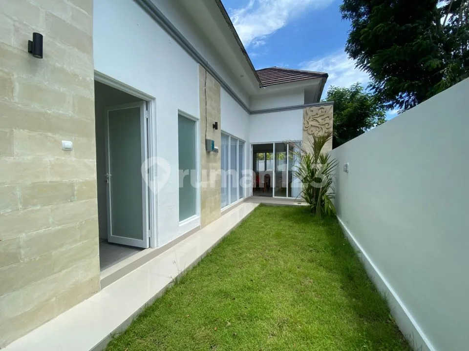 Disewakan Villa Cantik Baru Siap Huni di Puri Gading Dekat Sekolah Taman Rama Furnished - Image 1 of 4