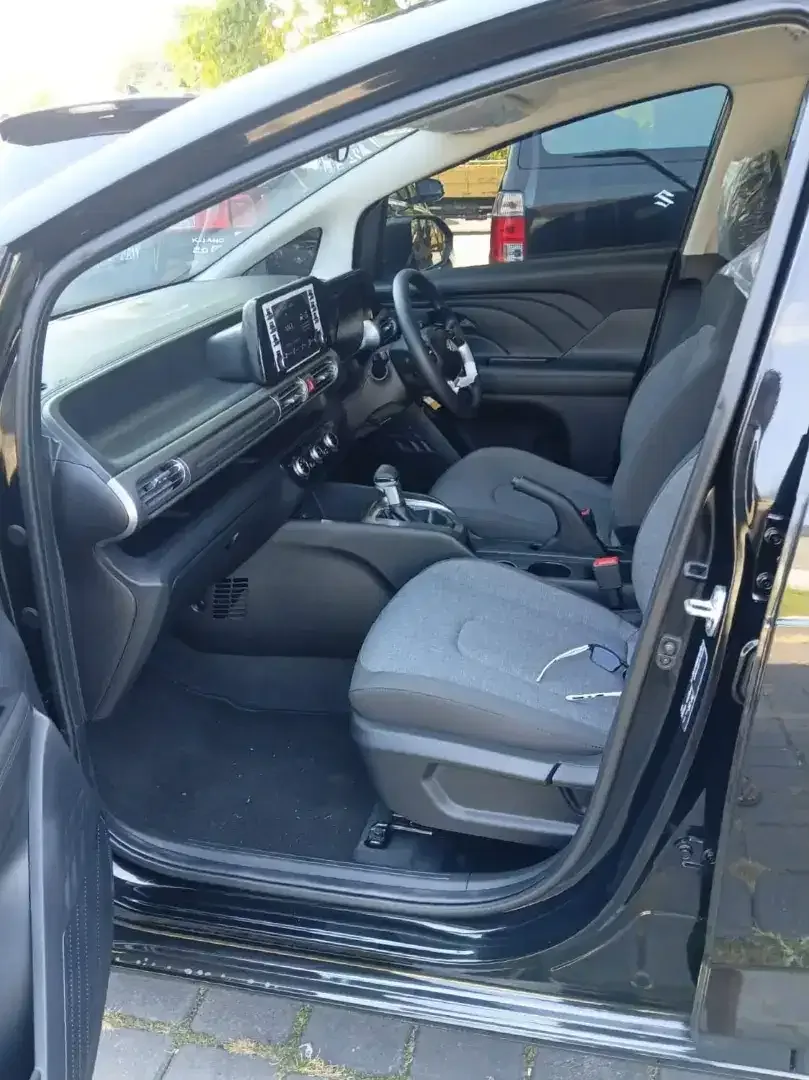 Odo 1 Rb Hyundai Stargazer Active Matic 2025 Hitam - Image 9 of 10